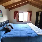 Cabana Con Muro De Escalada